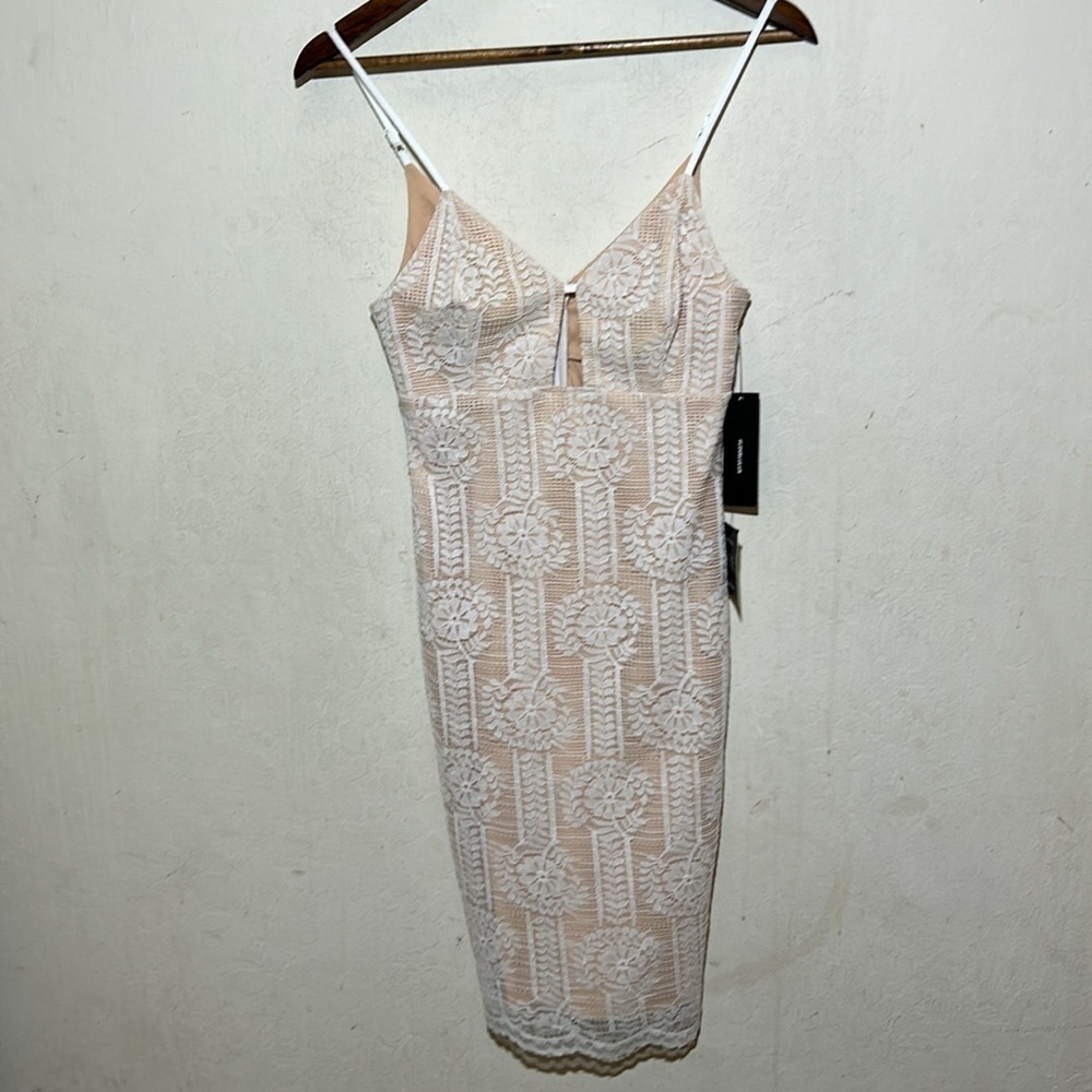 Lulu’s Avianna White and Beige Lace Bodycon Dress Size XS NWT - Picture 4 of 9